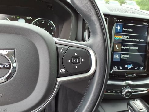 Used 2019 Volvo XC60 T6 Momentum w/ Advanced Package AWD/4WD image 17