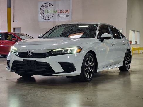 Used 2023 Honda Civic EX image 4