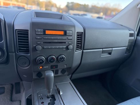 Used 2005 Nissan Titan SE w/ (W01) Utility Bed Pkg image 15