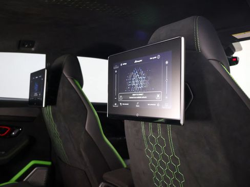Used 2024 Lamborghini Urus Performante AWD/4WD image 46