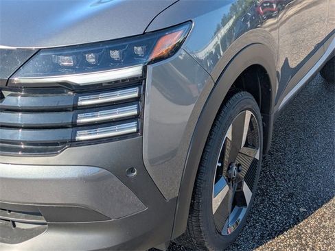 New 2026 Nissan Kicks SR image 9