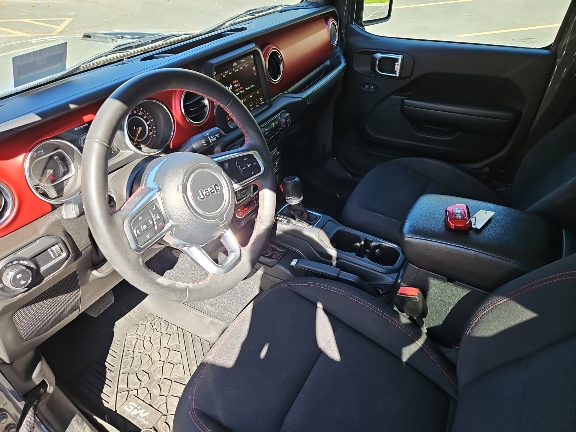 Used 2023 Jeep Gladiator Rubicon w/ Cold Weather Group AWD/4WD image 13