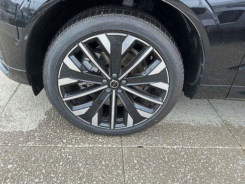 New 2026 Volvo XC60 T8 Ultra w/ Protection Package Premier AWD/4WD image 12