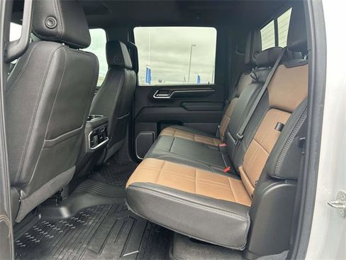 Used 2024 Chevrolet Silverado 2500 High Country w/ High Country Premium Package image 13