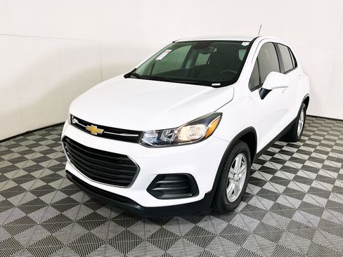 Used 2020 Chevrolet Trax LS FWD image 7