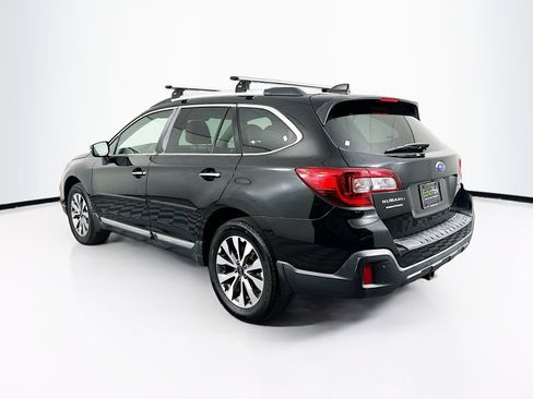 Used 2019 Subaru Outback 3.6R Touring AWD/4WD image 5