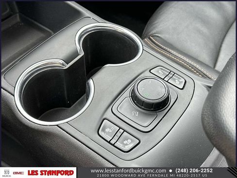Used 2019 GMC Terrain SLT w/ Preferred Package AWD/4WD image 34