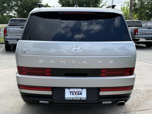 Used 2025 Hyundai Santa Fe Limited FWD image 6