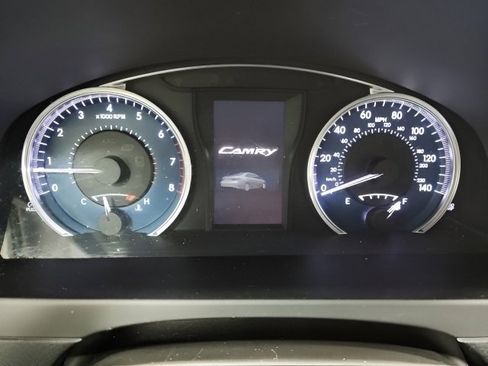 Used 2016 Toyota Camry LE image 28