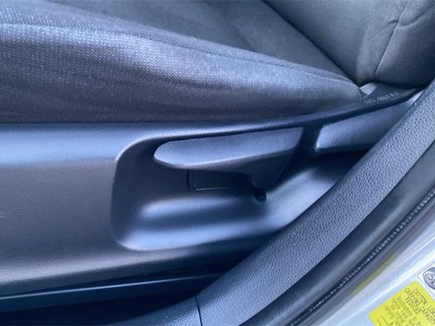 Used 2020 Toyota Corolla LE image 23