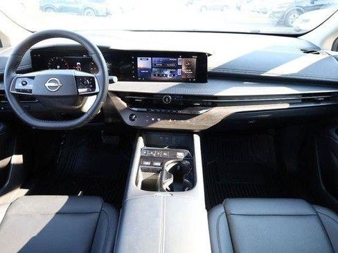 Used 2025 Nissan Murano SV AWD/4WD image 23