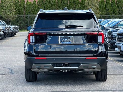 Used 2026 Ford Explorer Active w/ Active Comfort Package AWD/4WD image 6