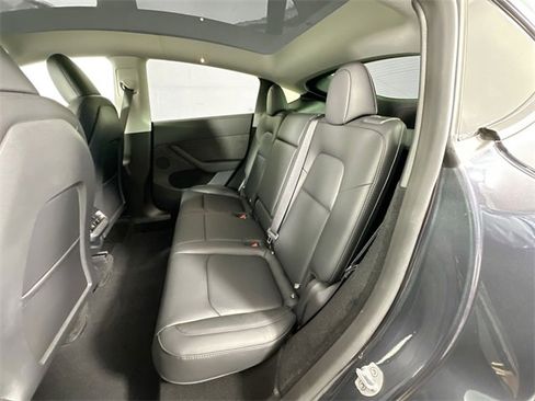 Used 2025 Tesla Model Y Long Range image 22