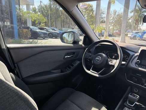 Used 2023 Nissan Rogue SV image 15