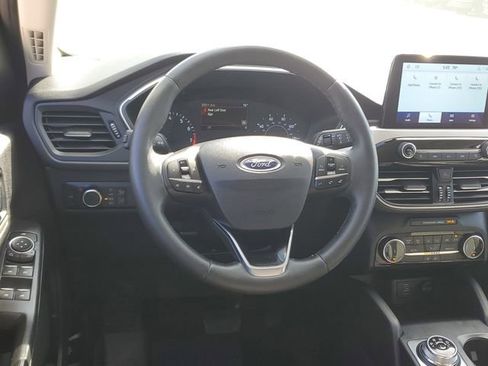 Used 2022 Ford Escape SE w/ SE Sport Appearance Package FWD image 11