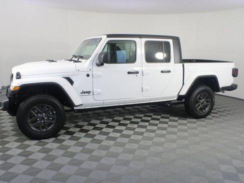 New 2026 Jeep Gladiator Sport image 2