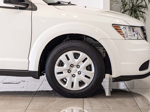 Used 2018 Dodge Journey SE FWD image 10