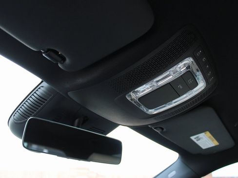 Used 2025 Mercedes-Benz GLA 250 4MATIC image 26