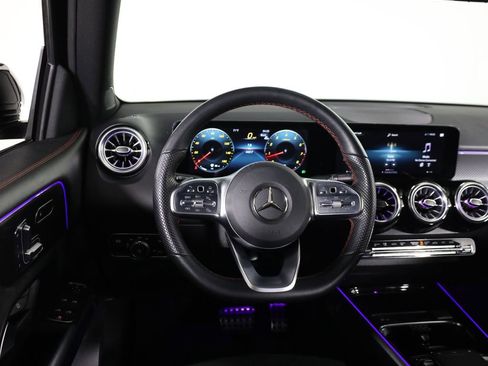 Used 2023 Mercedes-Benz GLB 250 4MATIC image 35