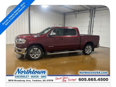 Used 2022 RAM 1500 Laramie AWD/4WD image 2