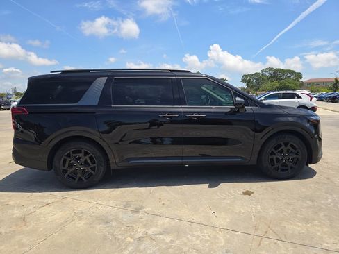 New 2026 Kia Carnival SX Prestige FWD image 9
