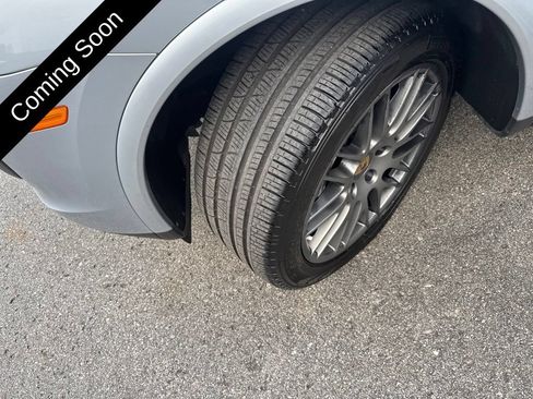 Used 2017 Porsche Cayenne Platinum Edition AWD/4WD image 28