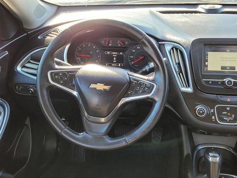 Used 2017 Chevrolet Malibu LT w/ Sport Package image 16