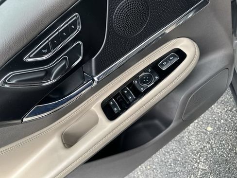 Used 2023 Lincoln Corsair AWD w/ Equipment Group 101A image 17