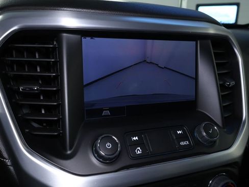 Used 2023 GMC Acadia SLT image 32