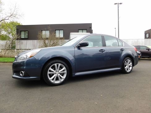 Used 2014 Subaru Legacy 2.5i w/ Alloy Wheel Package AWD/4WD image 4