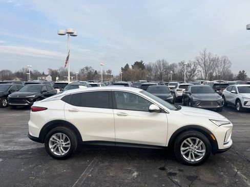 Used 2024 Buick Envista Preferred w/ Convenience I Package image 4