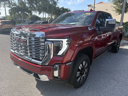 Used 2024 GMC Sierra 2500 Denali w/ Denali Reserve Package AWD/4WD image 3