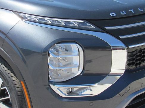 New 2026 Mitsubishi Outlander SE FWD image 9
