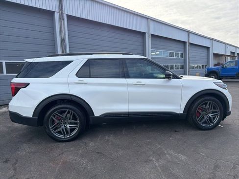 New 2026 Ford Explorer ST w/ Sun And Sound Package image 8