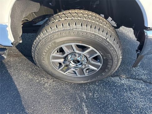 New 2026 Ford F250 Lariat w/ FX4 Off-Road Package image 12