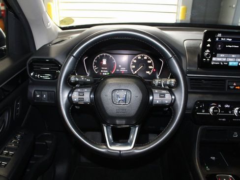 Used 2025 Honda Pilot Touring image 21