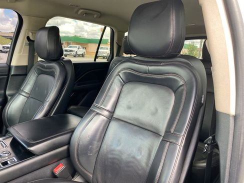 Used 2020 Lincoln Aviator Reserve w/ Elements Package Plus RWD image 10