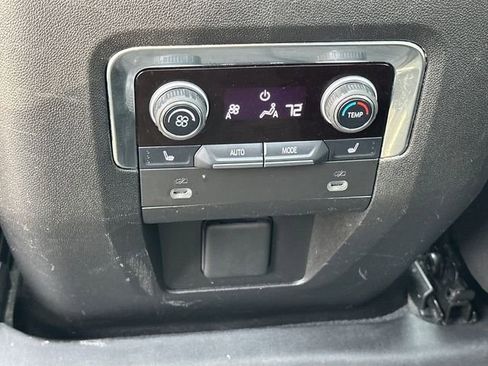 Used 2021 Chevrolet Tahoe Z71 w/ Z71 Signature Package AWD/4WD image 12