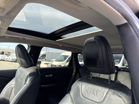 Used 2020 Jeep Cherokee Limited image 11