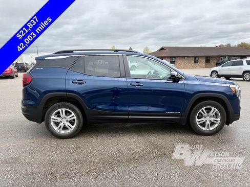 Used 2023 GMC Terrain SLE w/ Driver Convenience Package FWD image 6