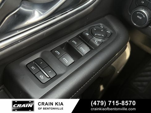 Used 2023 Chevrolet Suburban Premier image 11