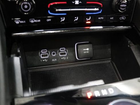 Used 2023 Jeep Grand Cherokee L Limited w/ Luxury Tech Group II AWD/4WD image 31