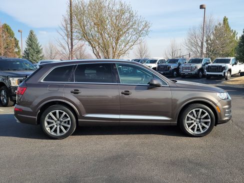 Used 2018 Audi Q7 3.0T Prestige image 2