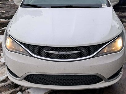 Used 2019 Chrysler Pacifica Touring-L