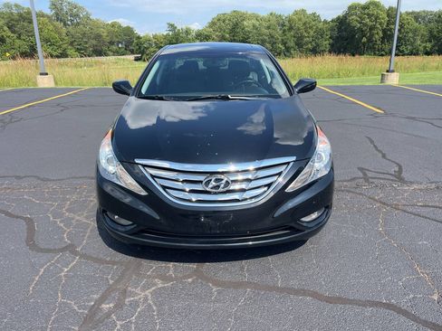 Used 2011 Hyundai Sonata SE w/ Navigation & Sunroof Pkg 4 FWD image 4