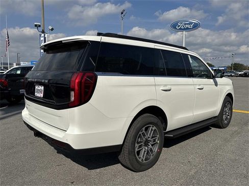 New 2025 Ford Expedition Active image 5
