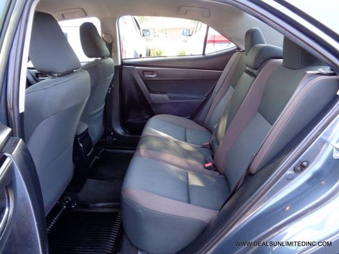 Used 2018 Toyota Corolla LE FWD image 14