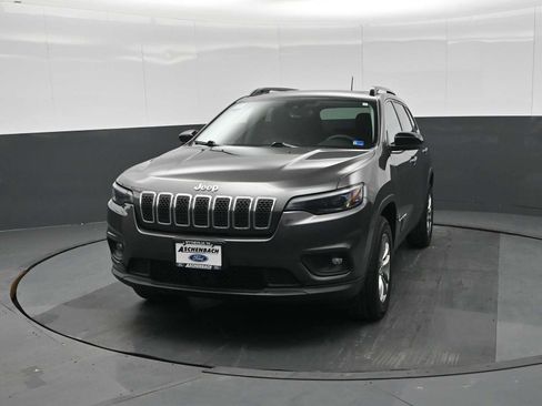Used 2022 Jeep Cherokee Latitude Lux w/ Sun & Sound Group AWD/4WD image 5