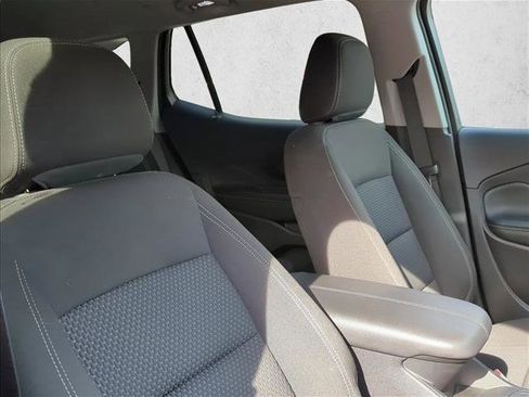 Used 2024 GMC Terrain SLE image 22