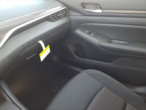 New 2025 Nissan Altima 2.5 SV w/ SV Special Edition Package image 24